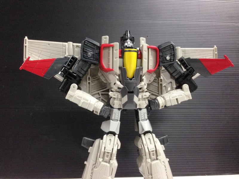 Blitzwing In Hand Images Of Energon Ignitors Nitro Series  (10 of 13)